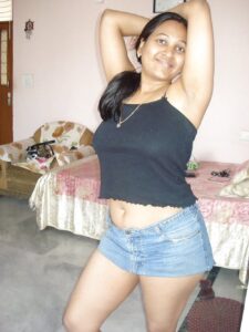 busty desi girl big boobs and pussy show
