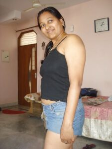 busty desi girl big boobs and pussy show 001