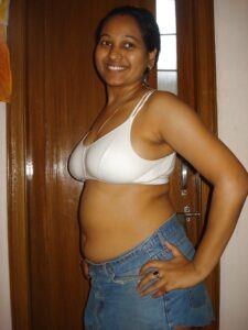 busty desi girl big boobs and pussy show 003