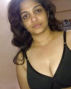 chubby telugu wife nude with big tits fingering pussy 004