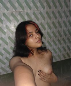horny desi girlfriend nude selfies 7