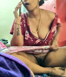 horny village aunty nude leaked photos
