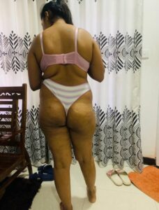 chubby girlfriend xxx nude photos with boyfriend 008