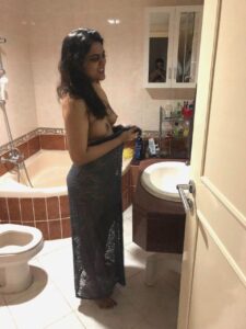 horny mallu wife nude leaked selfies 008