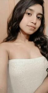 naughty desi teen topless selfies