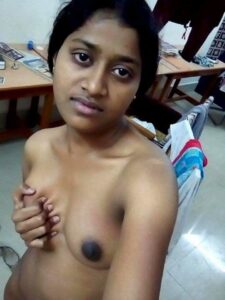 naughty mallu girl nude selfies and ass show 005