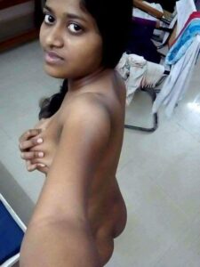 naughty mallu girl nude selfies and ass show 007