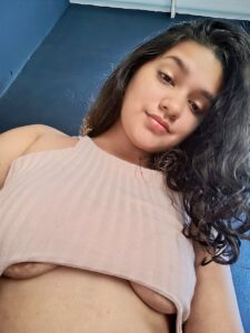 sexy mumbai girl with marvelous desi boobs 005