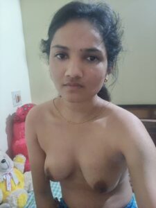 young desi college girl shweta nude selfies 014
