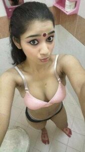 young tamil girlfriend nude with her lov 006
