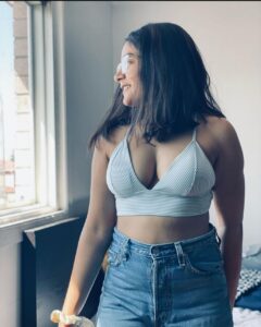 chubby desi girlfriend nude selfies