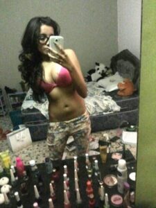 nerdy desi girl nude selfies leaked