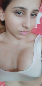 sexy white skinned desi girl with milky boobs 009