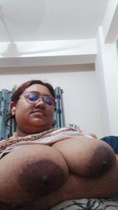 chubby bangla boudi nude selfies 011