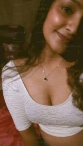 chubby desi girlfriend nude images 001