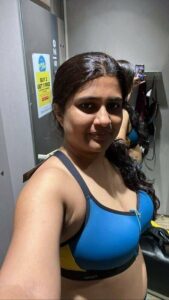 horny desi bhabhi taking nude selfies 002