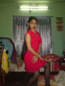 horny kolkata girl nude on the bed exposing ass 002