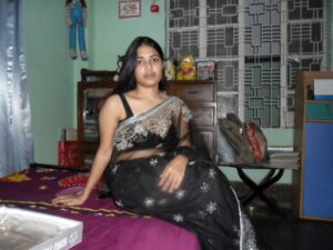 horny kolkata girl nude on the bed exposing ass 003