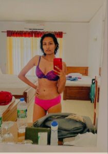 naughty tamil girlfriend nude leaked selfies 003