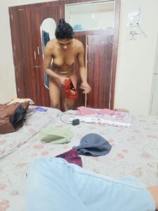 skinny desi girlfriend nude after shower photos 018