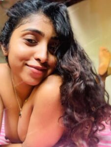super sexy indian girl pooja nude selfies 009