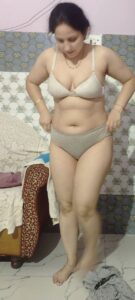 tharki desi bhabhi nude home photos leaked 001