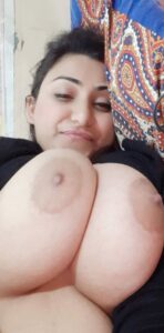 chubby girl with balloon shaped boobs 010