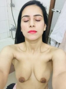 gorgeous mumbai girl nude pictures sent to her boss 014