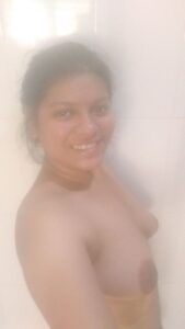 indian hot girlfriend nude and xxx photos 017