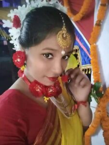 nude desi girl showing her sex toys 001