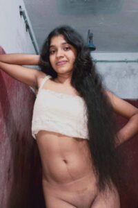 slim and sexy girl nude with smooth pussy 003