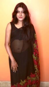 sexy desi girl nude shaved pussy