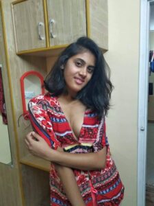 slutty desi girl exposing her desi ass
