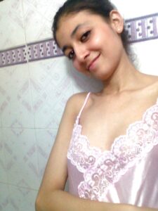 cute desi girl shower nude pictures
