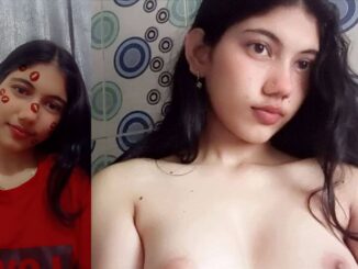 cute desi girlfriend topless with fine indian tits