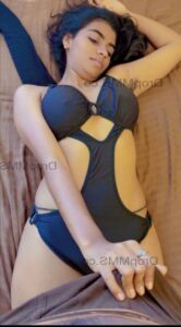 horny mallu wife nude on the bed for sex 001