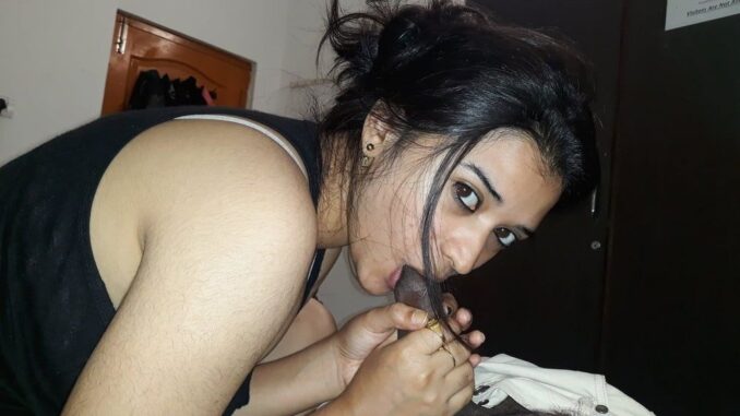 amateur indian teen nude sucking cock pictures 019