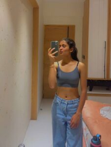 hot nri girl naked selfies in star hotel 003