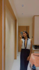 hot nri girl naked selfies in star hotel 004