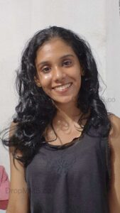 hot tamil girl showing her sweet desi tits