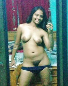 indian horny girl nude with big tits