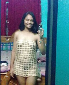 indian horny girl nude with big tits 002