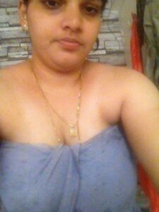 chubby desi girl topless big tits pictures 004