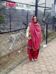 horny punjabi bibi exposing tits and pussy 001