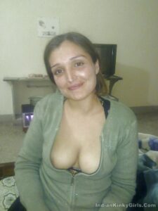 horny punjabi bibi exposing tits and pussy 010