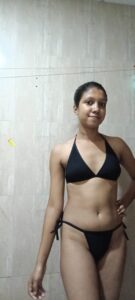 pretty looking desi girl full nude photos 003