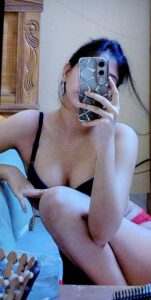 sexy slim indian girlfriend leaked nude selfiesisit 004