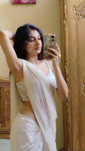 sexy slim indian girlfriend leaked nude selfiesisit 009