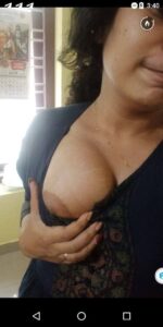 young desi wife shows her tits 004