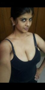 busty telugu aunty with huge boobs nude pics